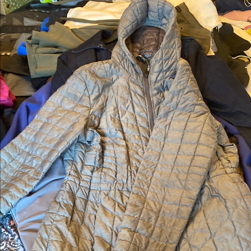 Women's Quilted Hooded Jacket - Gray